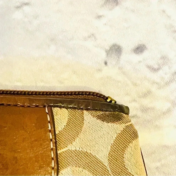 Coach Signature Wristlet Tan with Brown Leather & Gold Hardware. - Picture 6 of 9